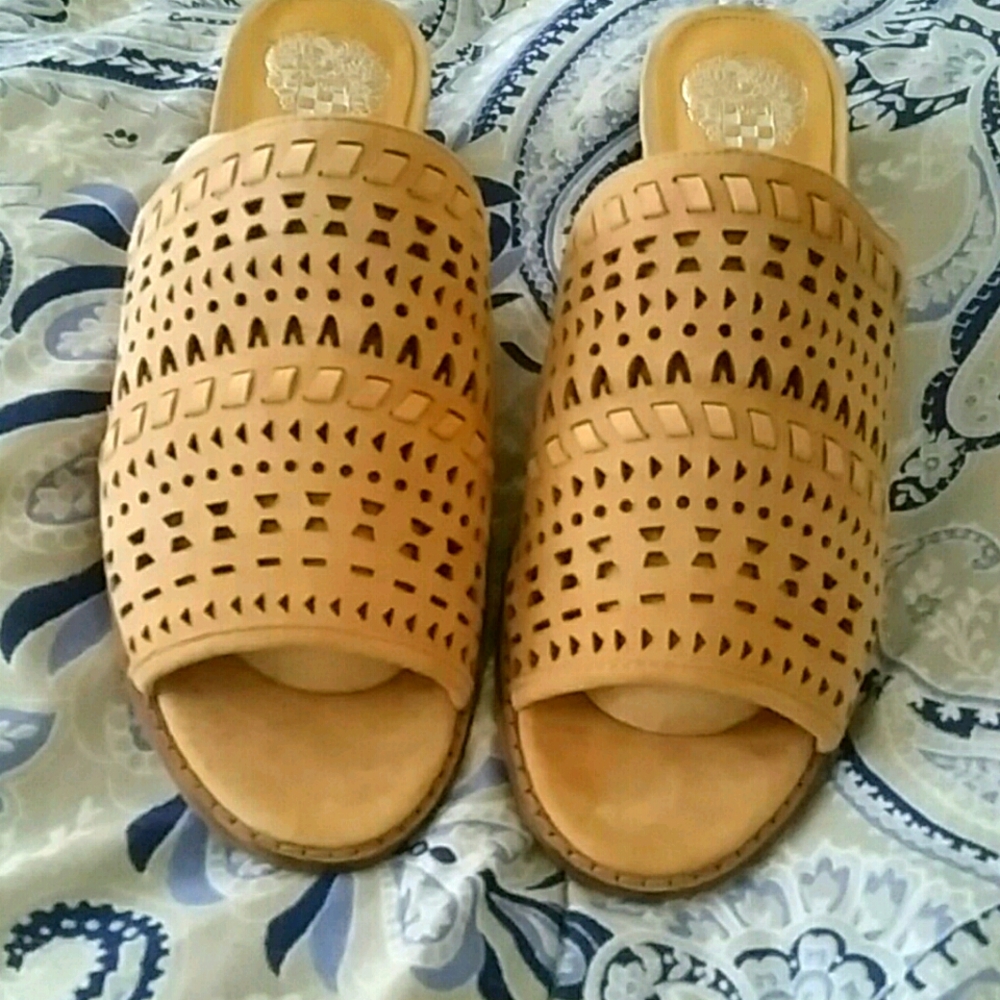 VINCE CAMUTO SHOES